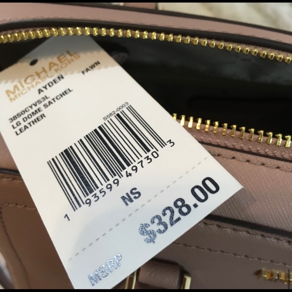 Micheal Kors Purse - Picture 4 of 5